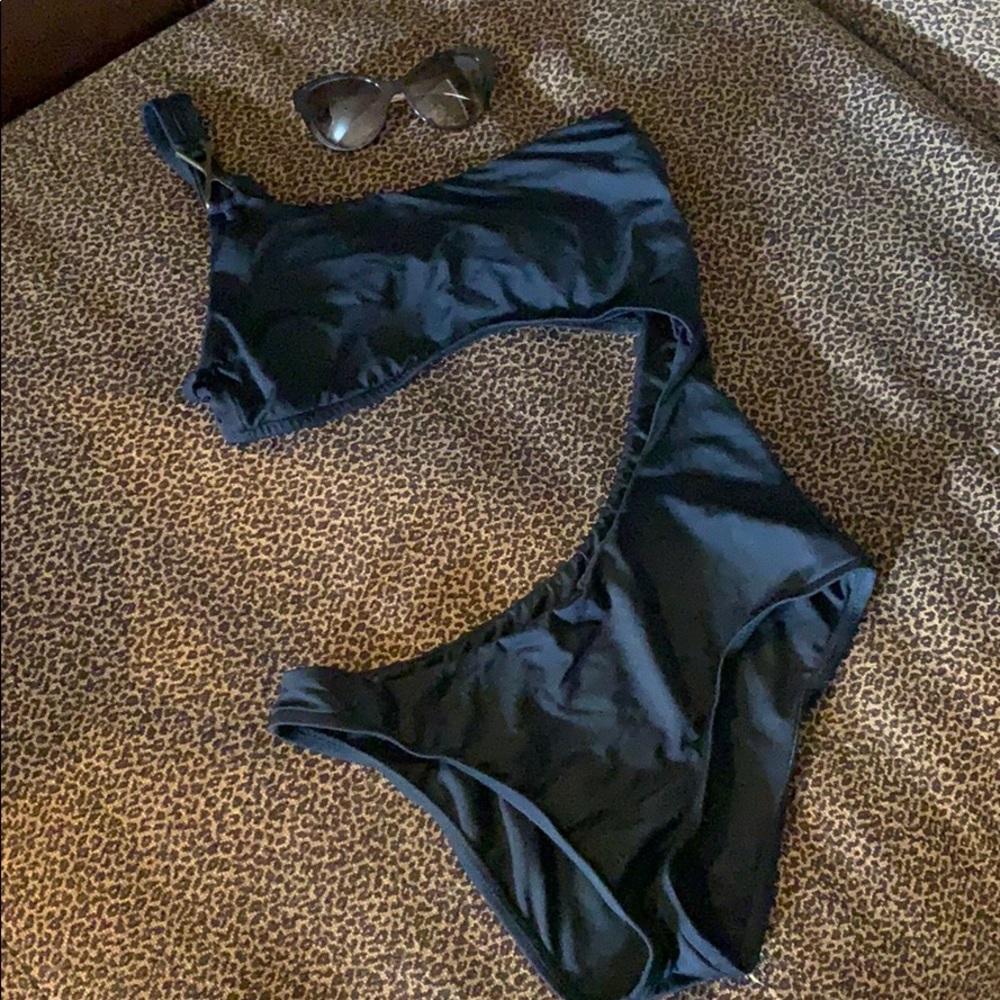 One shoulder black monokini with strap detail